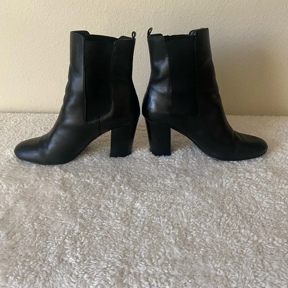 Tahari Garnet Women’s Black Leather Roundtoe Ankle Block Heel Boots Size 9.5 M - Picture 2 of 15